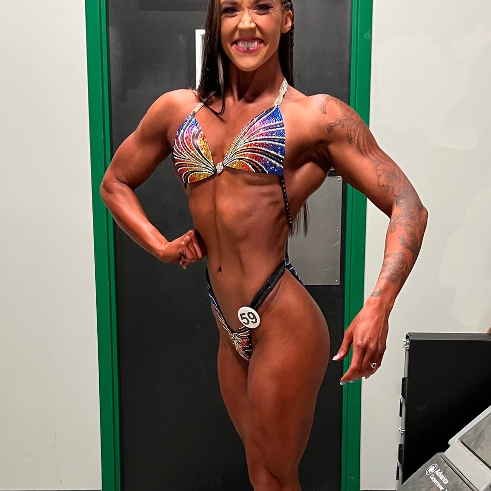 Muscle Dazzle Figure Competition Suit - Picture 9 of 10